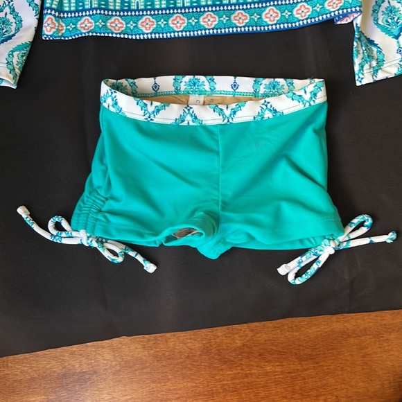 NWT CABANA LIFE GIRLS SWIM SET RASHGUARD 50 + UV PROTECTION Size 2T, 3T & 4T - Picture 5 of 6